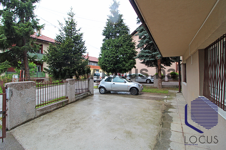 8 Parking.jpg